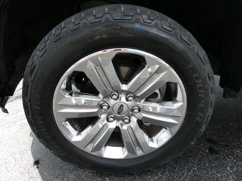 Used 2019 Ford F150 XLT w/ Equipment Group 302A Luxury AWD/4WD image 10