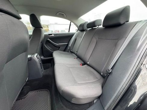 Used 2015 Volkswagen Jetta S image 11