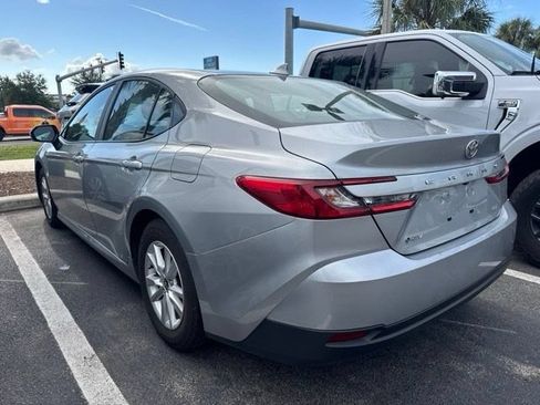 Used 2025 Toyota Camry LE FWD image 4