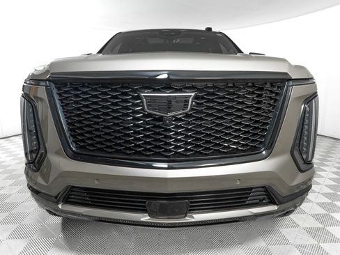 Used 2025 Cadillac Escalade Sport Platinum w/ LPO, ONYX Package image 3