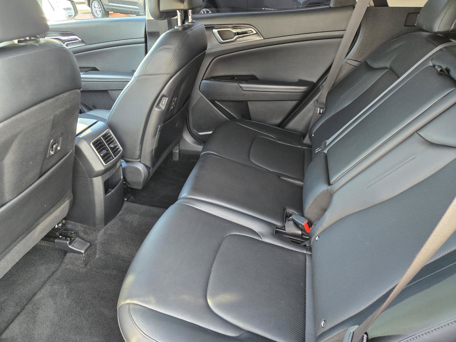 Used 2023 Kia Sportage EX FWD image 25