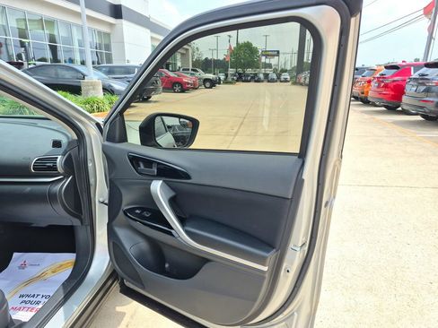 Used 2020 Mitsubishi Eclipse Cross LE FWD image 25