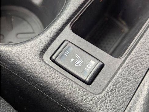 Used 2018 Nissan Rogue SV AWD/4WD image 59