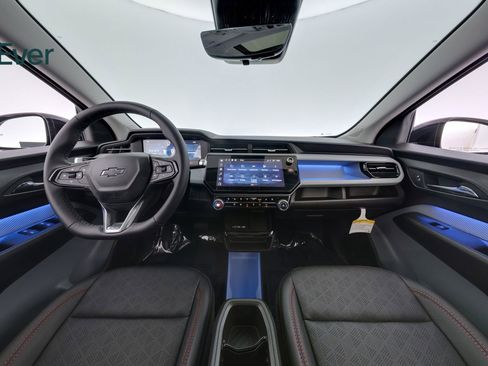 Used 2027 Chevrolet Bolt RS w/ Technology Package FWD image 26