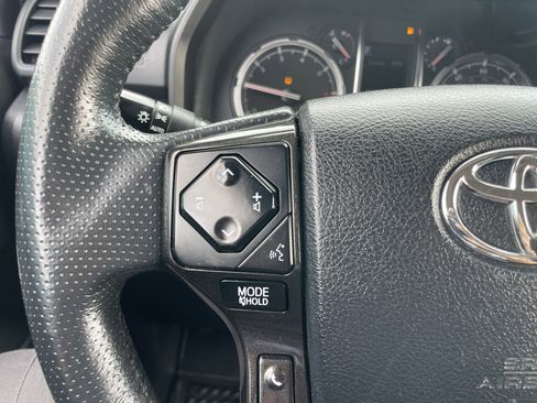 Used 2020 Toyota 4Runner Limited image 19