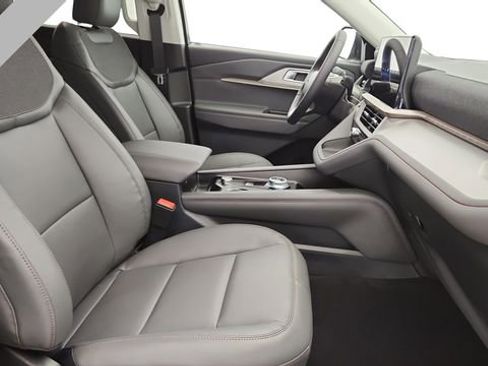 New 2026 Ford Explorer Active w/ Active Comfort Package AWD/4WD image 25