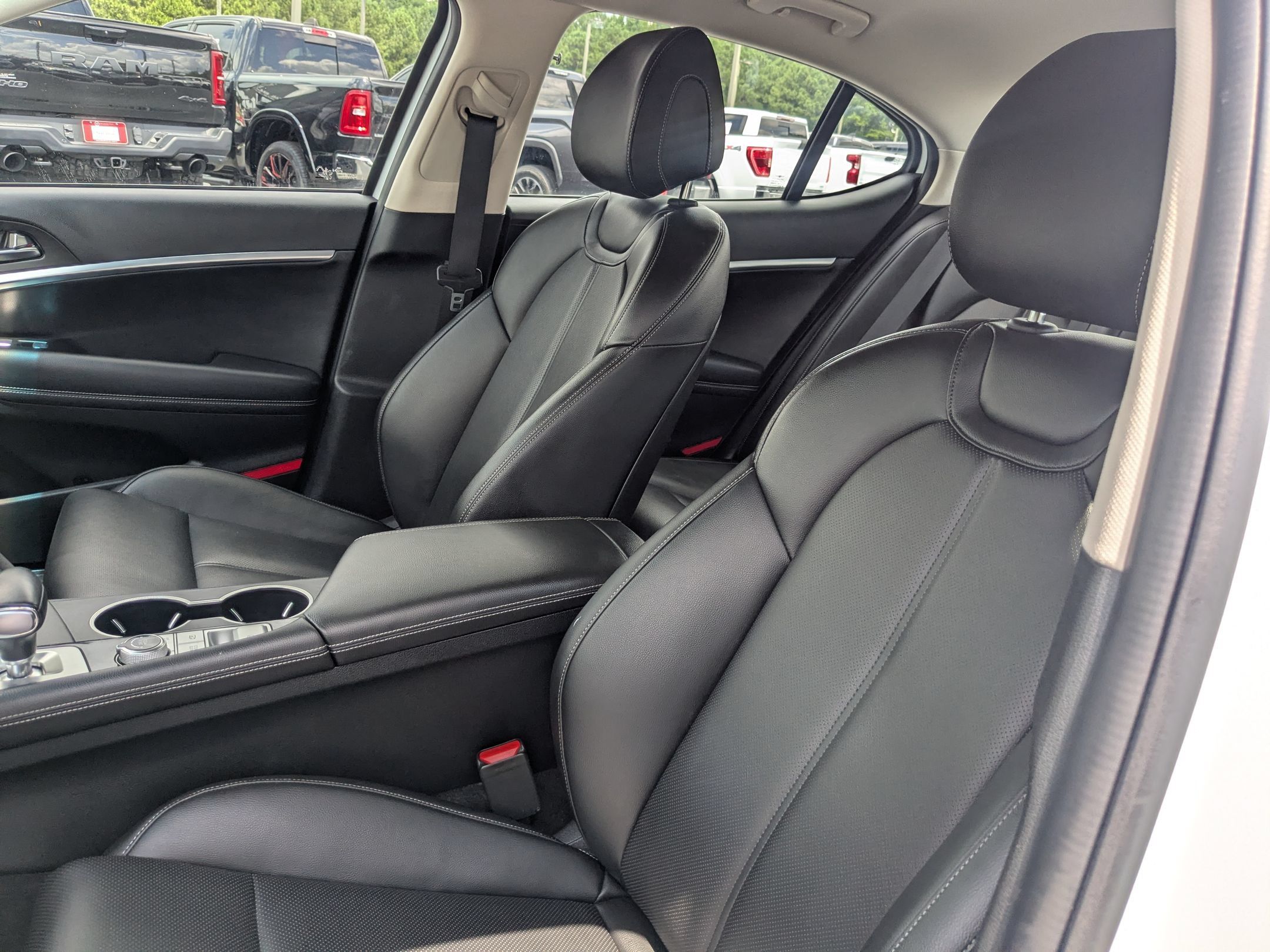 Used 2023 Genesis G70 2.0T AWD/4WD image 14
