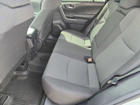 Used 2020 Toyota RAV4 XLE w/ XLE Grade Weather Package AWD/4WD image 11