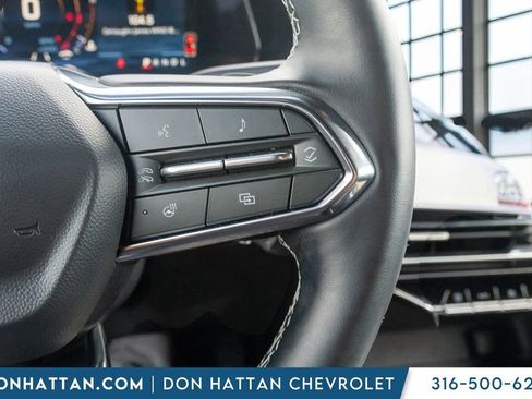 Used 2025 Chevrolet Traverse LT w/ Midnight/Sport Edition AWD/4WD image 15