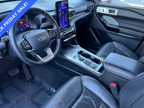 Used 2022 Ford Explorer Platinum w/ Equipment Group 601A image 10