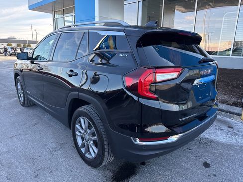 Used 2022 GMC Terrain SLT w/ Infotainment Package II image 7