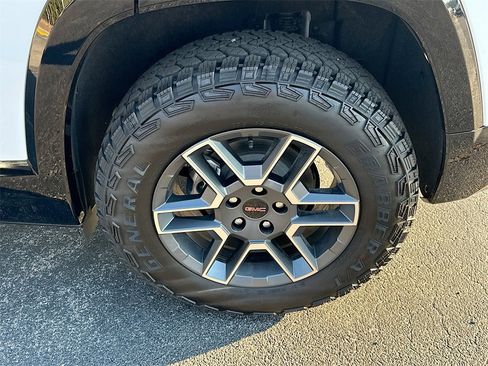 New 2026 GMC Terrain AT4 w/ Convenience Package III image 24