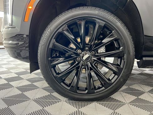 Used 2025 Cadillac Escalade Sport Platinum w/ LPO, ONYX Package AWD/4WD image 23