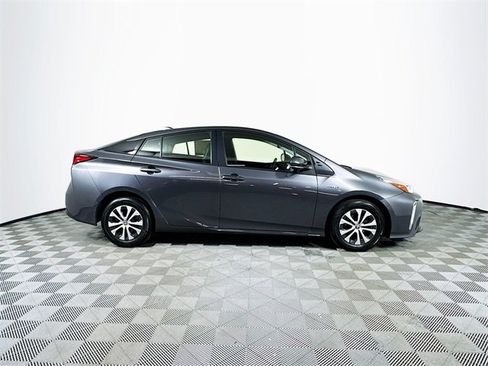 Used 2022 Toyota Prius XLE image 9