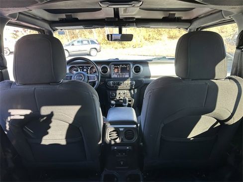 Used 2020 Jeep Gladiator Overland image 10