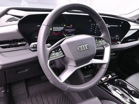 New 2025 Audi Q6 e-tron Premium Plus AWD/4WD image 13