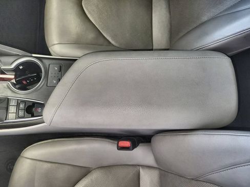 Used 2022 Toyota Camry XLE w/ Protection Package (Q2) (TMS) FWD image 21