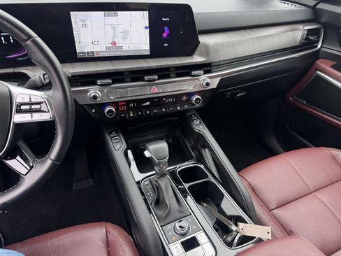Used 2023 Kia Telluride EX image 18