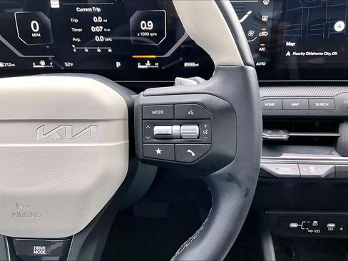 Used 2025 Kia K4 GT-Line w/ GT-Line Premium Package image 24