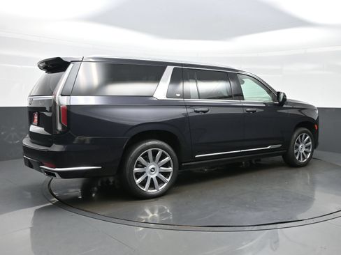 Used 2023 Cadillac Escalade ESV Premium Luxury Platinum AWD/4WD image 6