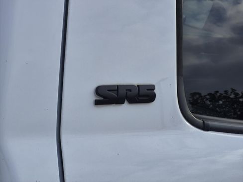 Used 2021 Toyota Tundra SR5 w/ Trail Edition image 8