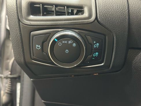 Used 2014 Ford Focus SE FWD image 27