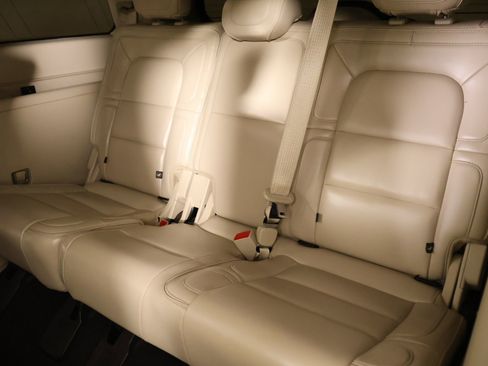Used 2019 Lincoln Navigator Reserve AWD/4WD image 14