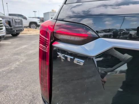 Used 2024 Cadillac XT6 Premium Luxury w/ Technology Package AWD/4WD image 8