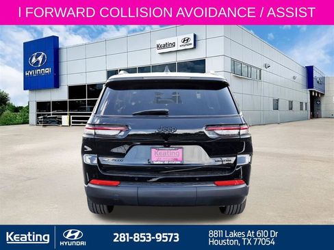 Used 2023 Jeep Grand Cherokee L Limited w/ Black Appearance Package AWD/4WD image 6