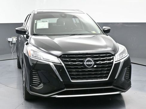 Used 2023 Nissan Kicks SV image 6