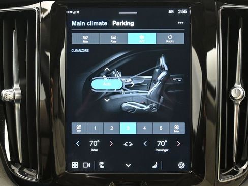 Used 2024 Volvo XC60 B5 Plus w/ Protection Package Premier image 24