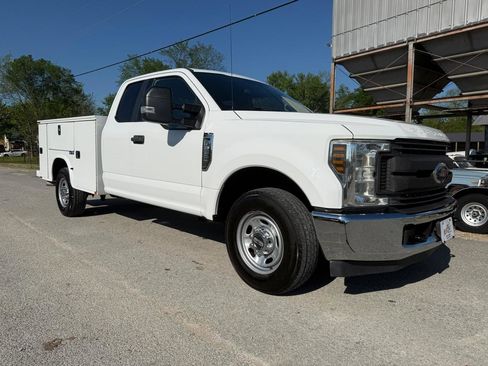 Used 2018 Ford F250 XL w/ Power Equipment Group image 8