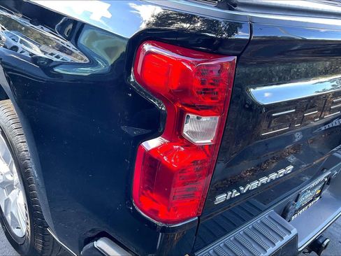 Certified 2022 Chevrolet Silverado 1500 Custom image 27