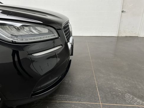 Used 2021 Lincoln Corsair Reserve w/ Equipment Group 201A image 2