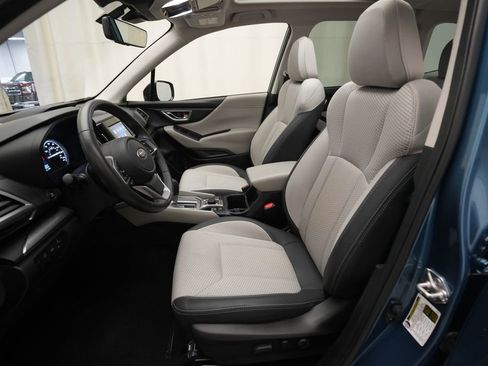Used 2023 Subaru Forester Premium image 8