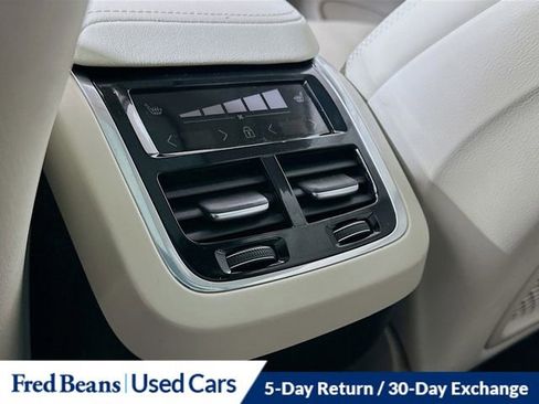 Used 2023 Volvo XC60 B5 Ultimate w/ Climate Package image 28