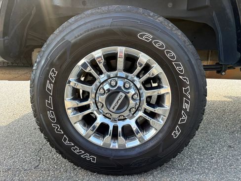 Used 2021 Ford F250 XLT w/ XLT Premium Package AWD/4WD image 35