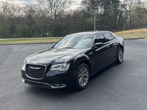 Used 2021 Chrysler 300 Touring L w/ Popular Equipment Group image 19