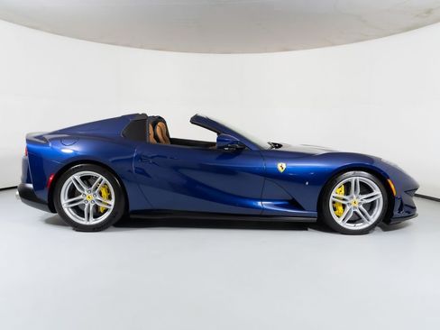 Used 2021 Ferrari 812 GTS Base image 29