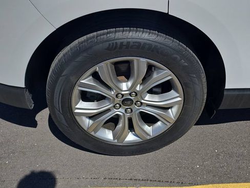 Used 2023 Ford Edge Titanium w/ Class II Trailer Tow Package AWD/4WD image 5