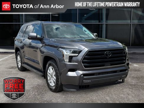 Used 2023 Toyota Sequoia SR5 w/ SR5 Premium Package AWD/4WD image 1