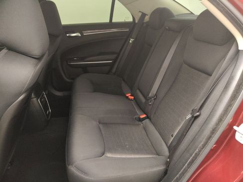 Used 2019 Chrysler 300 Touring w/ Sport Appearance Package image 18