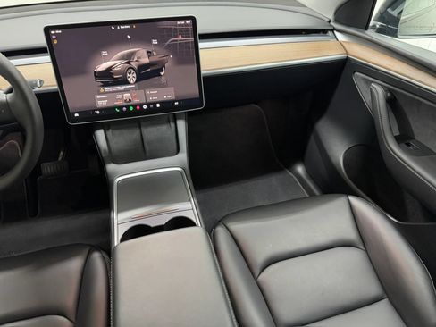Used 2024 Tesla Model Y 2WD image 25