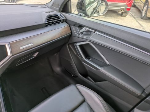 Used 2023 Audi Q3 2.0T Premium Plus w/ Premium Plus Package image 19