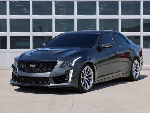 Used 2017 Cadillac CTS V w/ Luxury Package RWD image 3