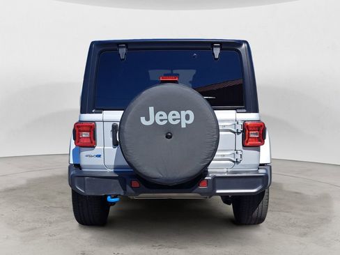 Used 2023 Jeep Wrangler Unlimited Sahara w/ Cold Weather Group AWD/4WD image 4
