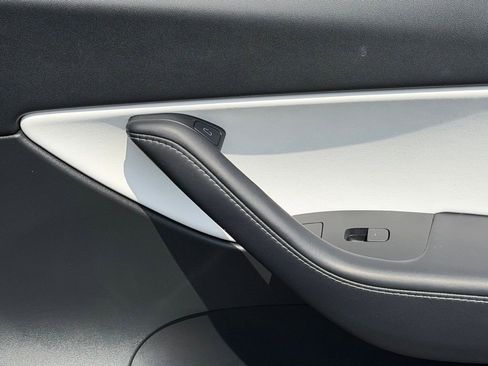 Used 2021 Tesla Model Y Long Range image 37