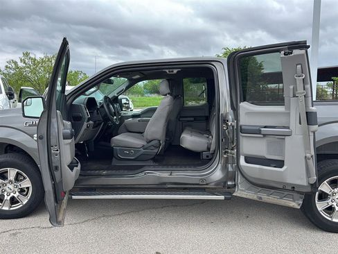 Used 2015 Ford F150 XLT w/ Equipment Group 301A Mid image 5