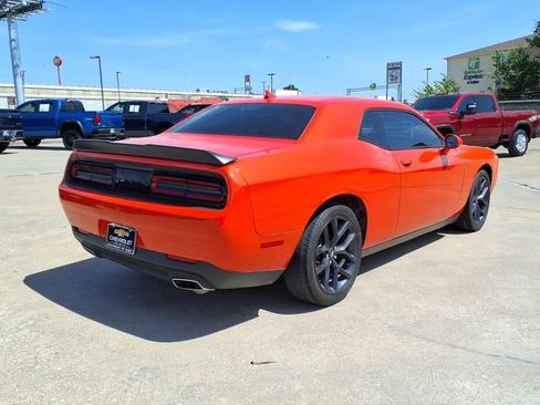 Used 2020 Dodge Challenger SXT w/ Blacktop Package RWD image 5