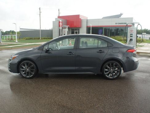 Certified 2025 Toyota Corolla SE w/ SE Premium Package FWD image 12